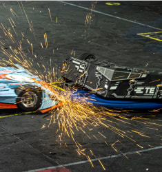 BattleBots fighting
