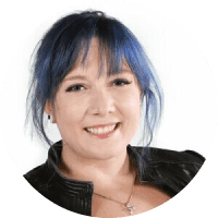 Author Leanne Cushing portrait